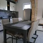 Apartment Vts *